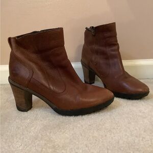 Timberland Stratham Heights Brown Leather Ankle Boots Block Heel size 7.